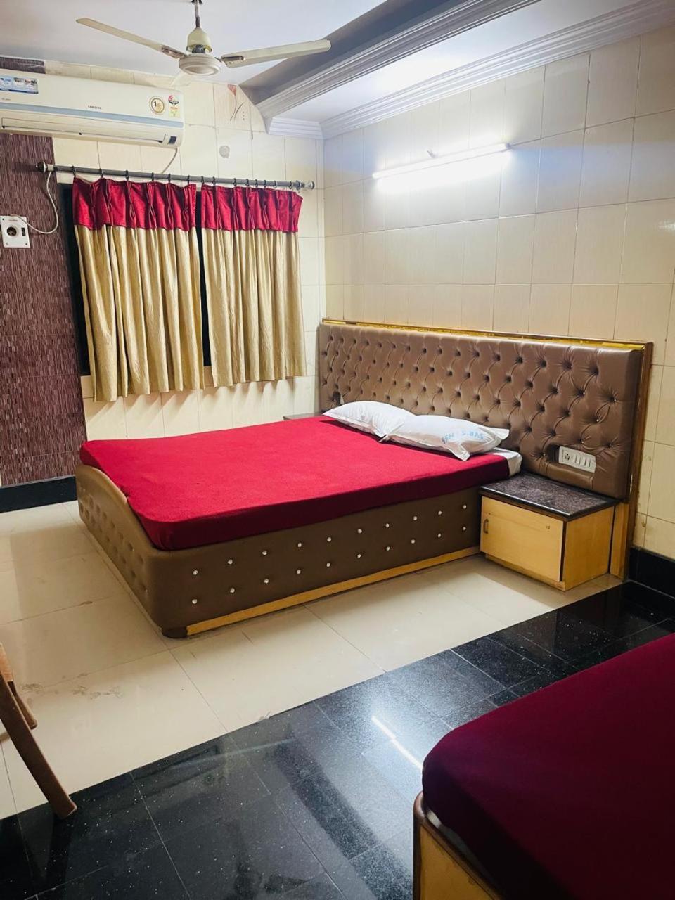 שירדי Sai Samrat Hotel מראה חיצוני תמונה